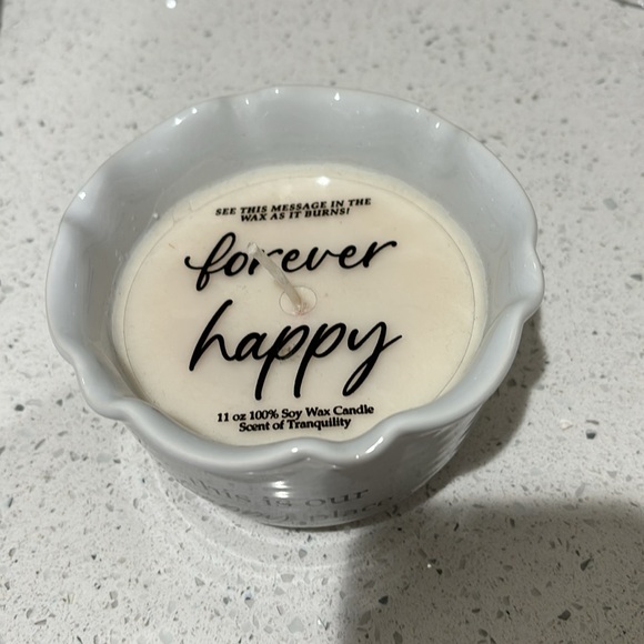 THOUGHTS OF HOME HAPPY PLACE CANDLE - Picture 2 of 3